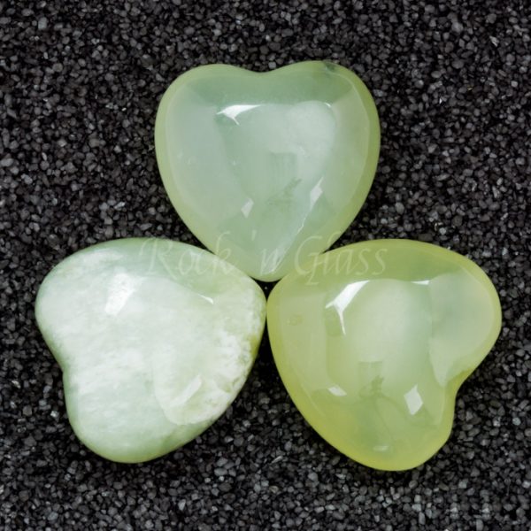 bowenite serpentine heart healing crystal 700x700