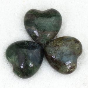 fuchite heart healing crystal 700x700