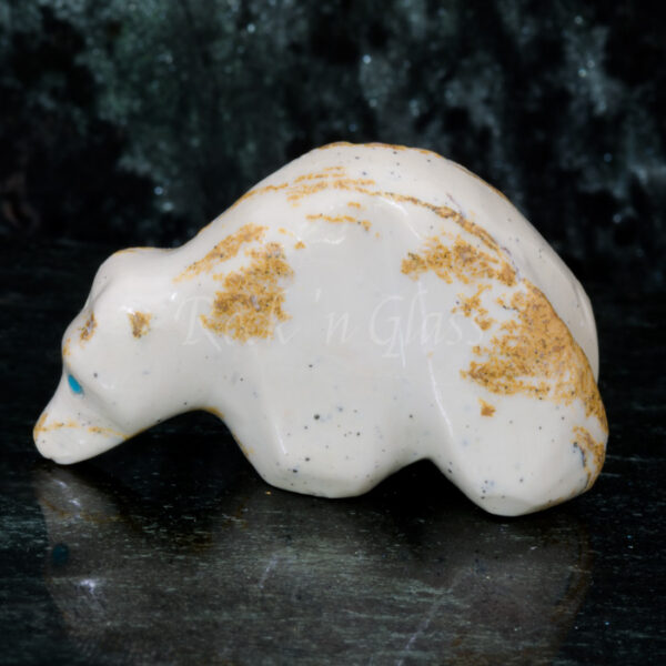 bear fishrock spirit totem zuni fetish carving daphne quam side 700x700